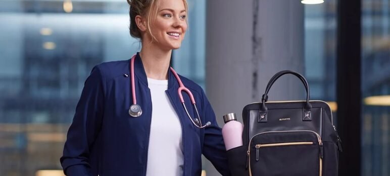 The Best Lunch Bags for Nurses (in 2023)